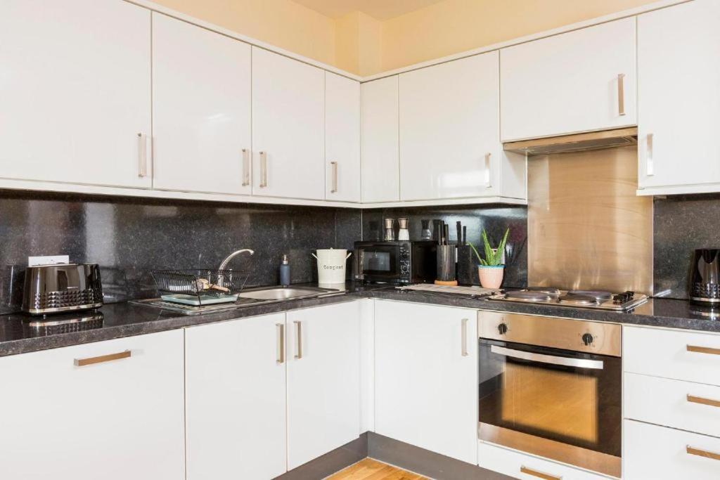 Panorama Apartments By Mesh Accommodation Short & Long Term Lets Ashford For Contractors Or Corporate Stays Exterior photo